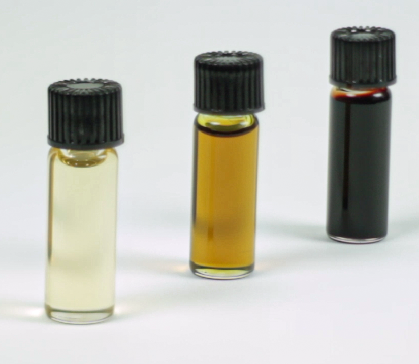 Oil vial to visualise the oil aging process